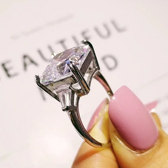 *NEW Huge 9.5 Carat Asscher Diamond Wedding Ring - Picture 5 of 6